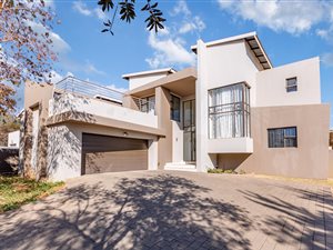 4 Bed House in Eye of Africa