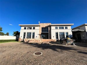 1830 m² Commercial space in Bryanston