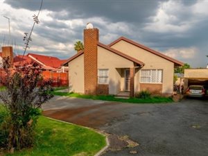 3 Bed House in Woodmere