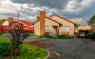 3 Bedroom House in Woodmere