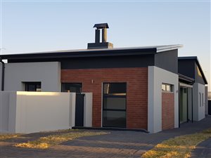3 Bed House in Midstream Ridge Estate
