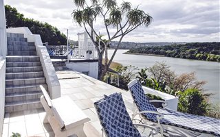 9 Bedroom House in Bonza Bay