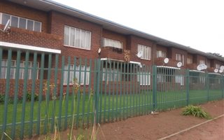 2 Bedroom Flat in Driehoek