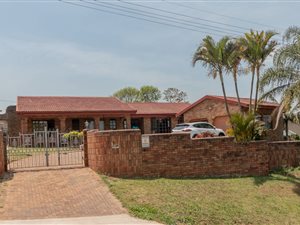 4 Bed House in Burlington Heights