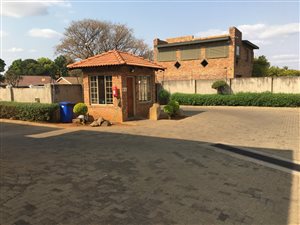 4 Bed House in Theresa Park