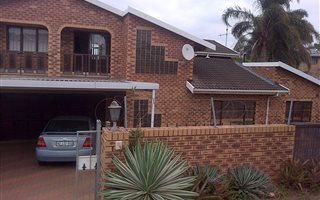 4 Bedroom House in Burlington Heights