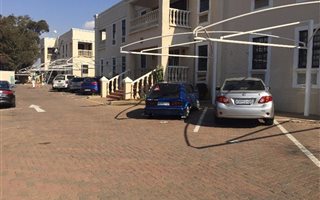 673 m² Commercial space in Kelvin
