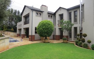 5 Bedroom House in Woodhill