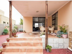3 Bed House in Diaz Beach