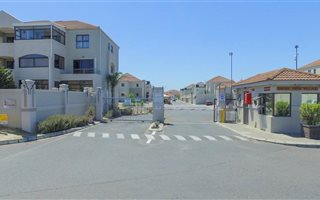 2 Bedroom Apartment in Vredekloof
