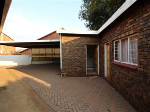 3 Bed House in Laudium