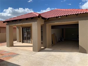 3 Bed House in Mahlasedi Park