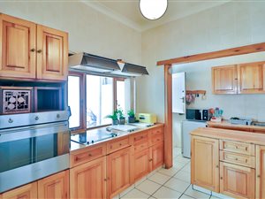 4 Bed House in Orchards