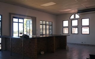 222 m² Industrial space in Alton