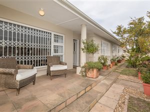4 Bed House in Plumstead