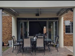 2 Bed Townhouse in Sunninghill