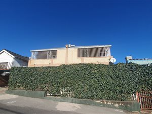 7 Bed House in Troyeville