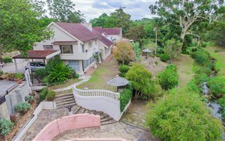 4 Bedroom House in Weybridge Park