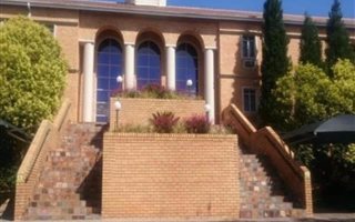 3234 m² Office Space in Halfway Gardens