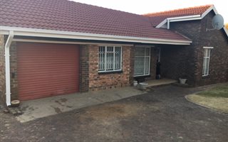 3 Bedroom House in Birchleigh North