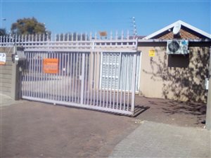 3 Bed House in Mayberry Park