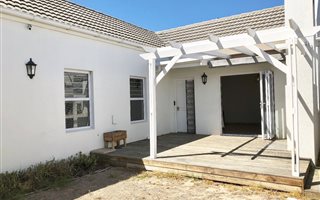 3 Bedroom House in Sunningdale