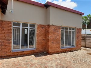 3 Bed Townhouse in Daspoort
