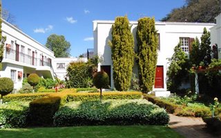 2 Bedroom Apartment in Saxonwold