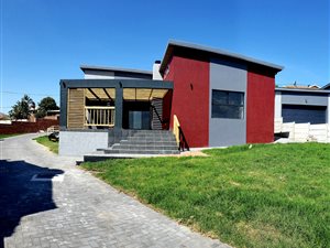 3 Bed House in Klein Brak River