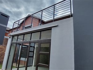 4 Bed Townhouse in Heuwelsig