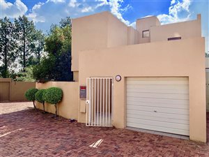 2 Bed Cluster in Benmore Gardens
