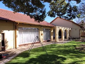 4 Bed House in Mackenzie Park