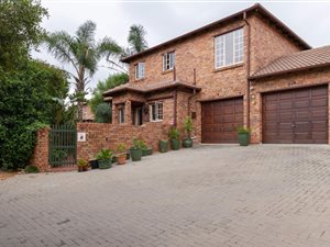 3 Bed Townhouse in Radiokop