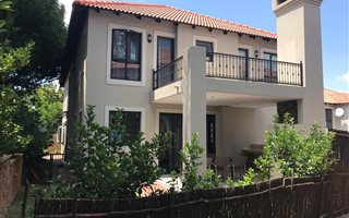 4 Bedroom House in Sterrewag