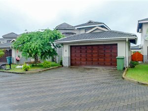 3 Bed Apartment in Richards Bay Central