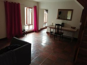 2 Bed Garden Cottage in Linbro Park