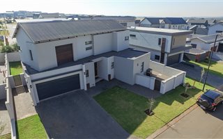 3 Bedroom House in Midstream Ridge Estate