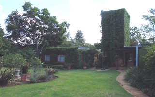 4.9 ha Farm in Donkerhoek