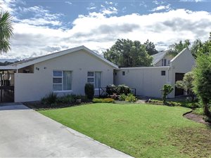 5 Bedroom House in Bizweni
