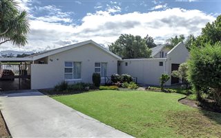5 Bedroom House in Bizweni