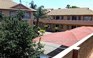 2 Bedroom Townhouse in Sinoville