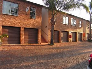 3 Bed Apartment in Glen Marais
