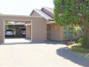 3 Bed House in Mayberry Park