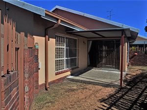 2 Bed Townhouse in Vanderbijlpark CW3