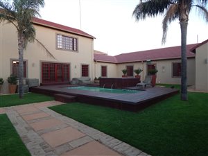 5 Bed House in Heuningklip