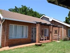 3 Bedroom House in Linden