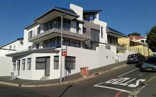 1 Bedroom Apartment in Walmer Estate