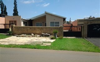 3 Bedroom House in Pimville
