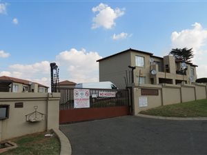 2 Bed Apartment in Grobler Park