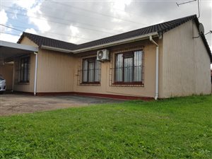3 Bed House in Newlands West